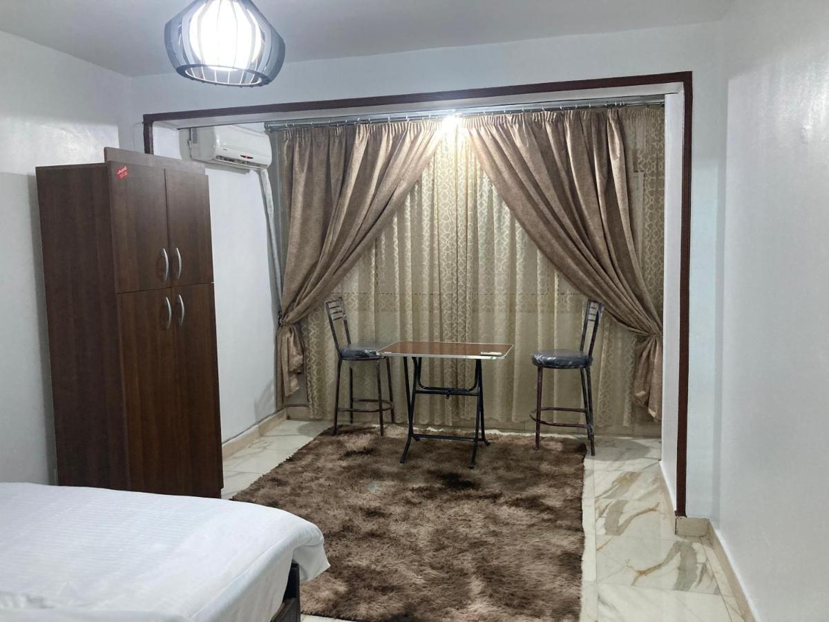 Near Lebanon Square Apartment Cairo Exterior photo